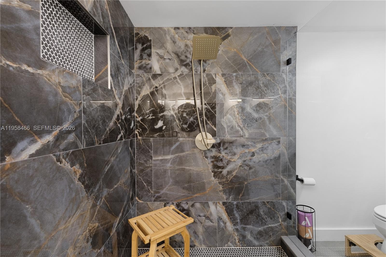 1000 Quayside Ter # 506, Miami FL 33138 — 10