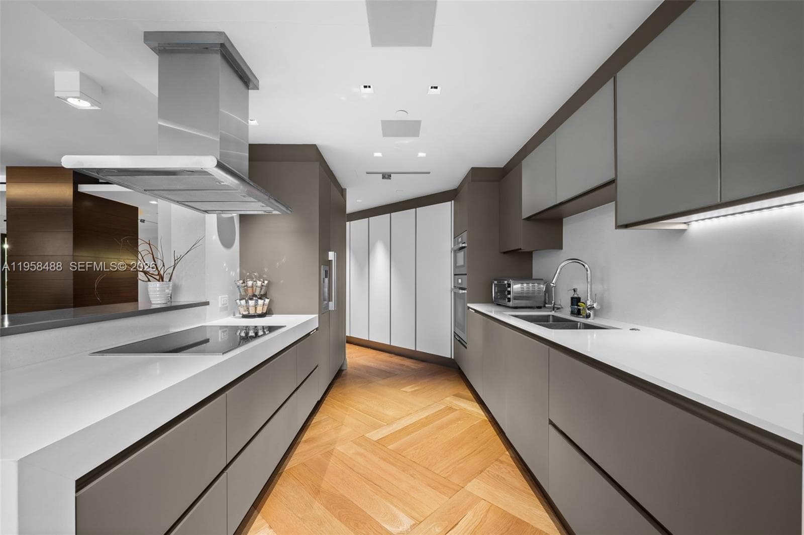9999 Collins Ave # 3E, Bal Harbour FL 33154 — 23