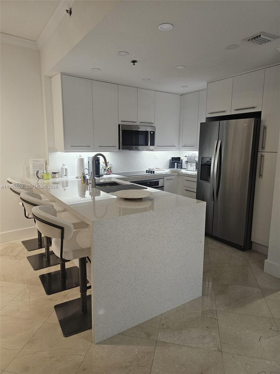 6515 Collins Ave # 901, Miami Beach FL 33141 — 24