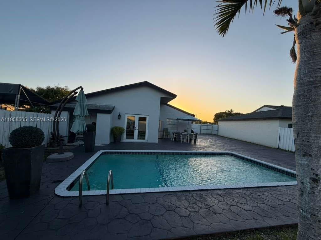 19707 SW 123rd Ct, Miami FL 33177 — 35