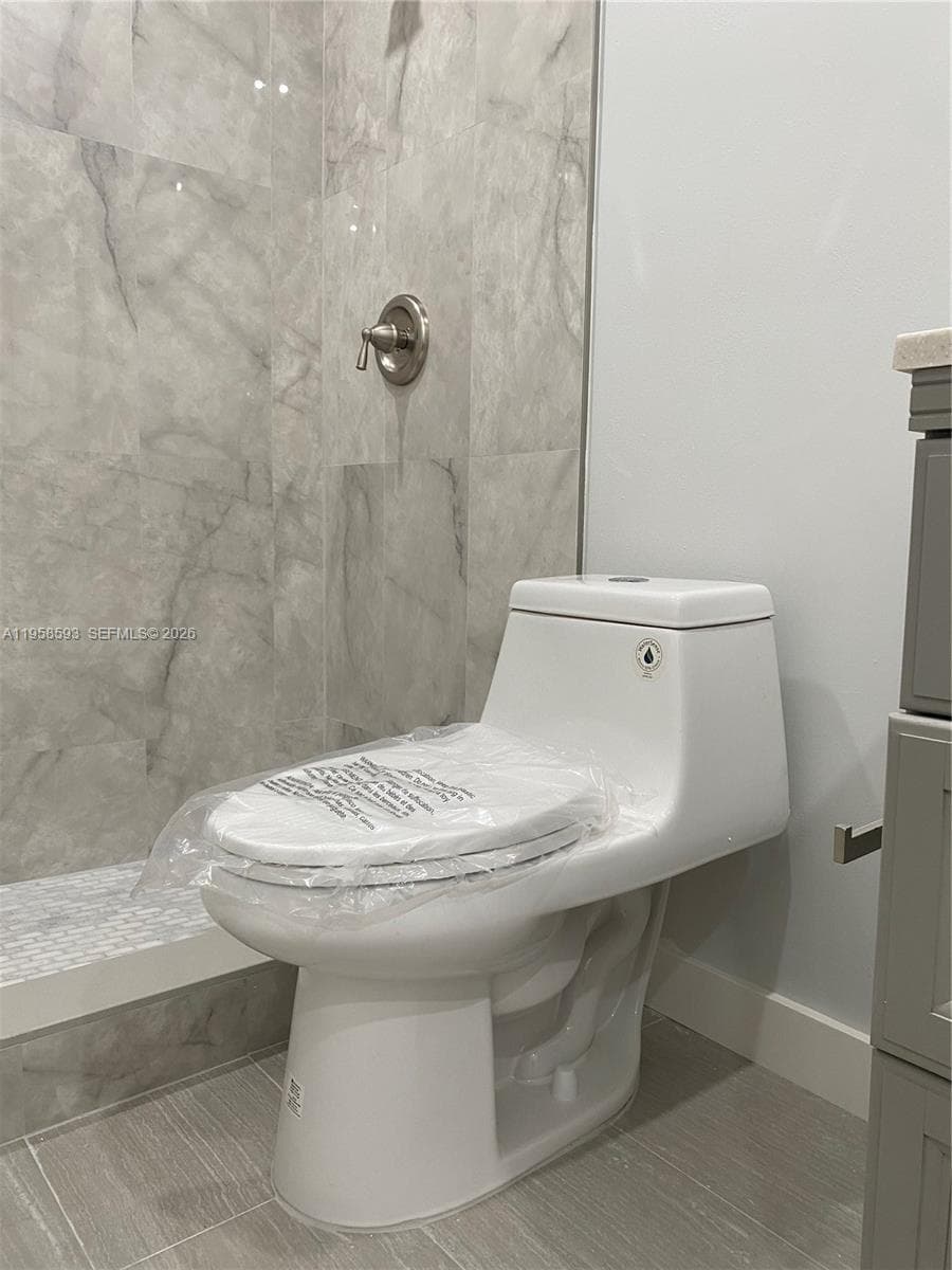 7175 NW 179th St # 302, Hialeah FL 33015 — 27