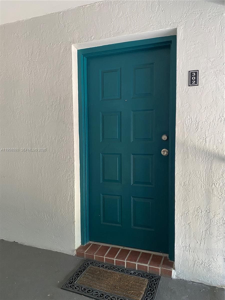 7175 NW 179th St # 302, Hialeah FL 33015 — 6