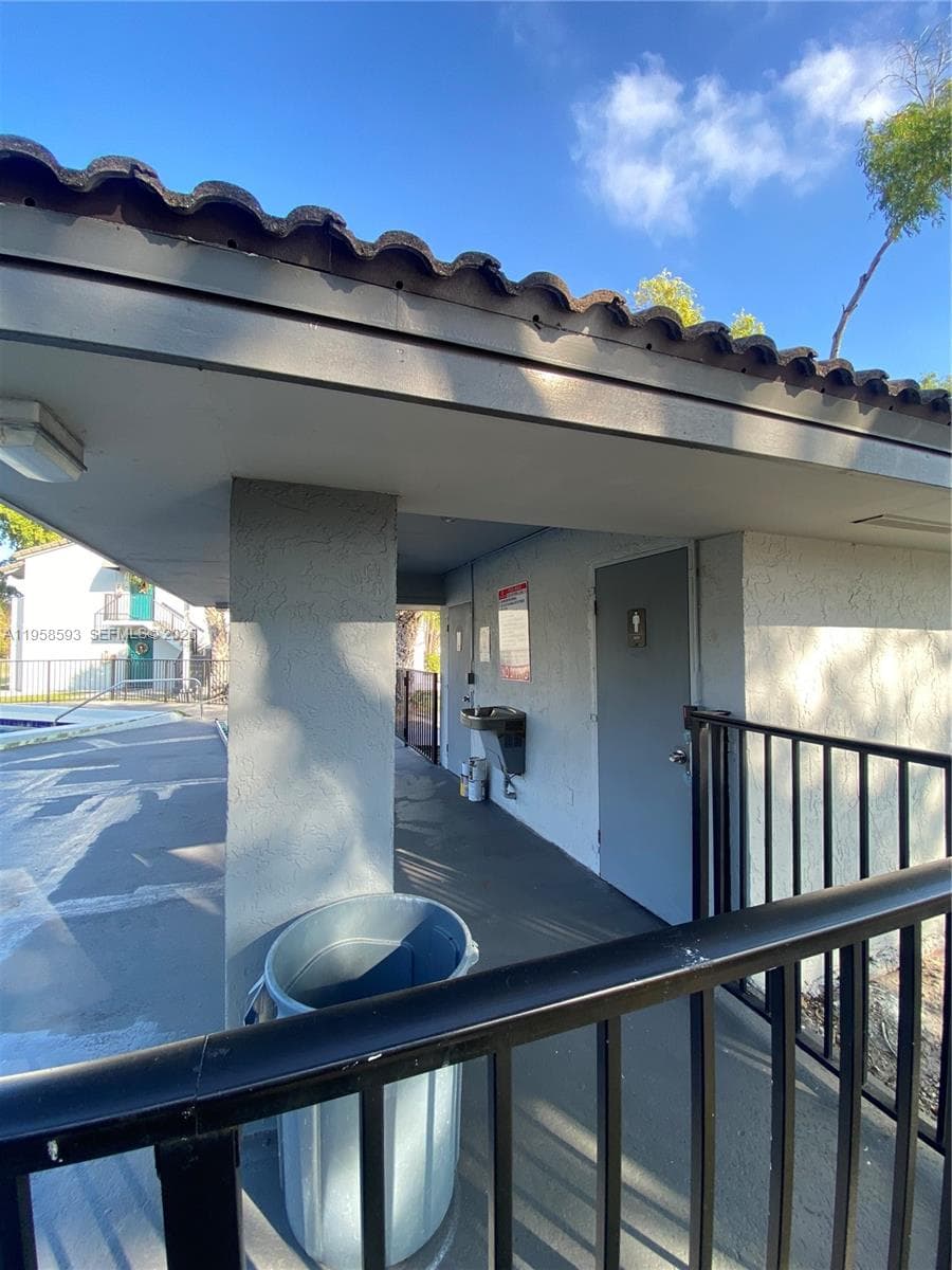 7175 NW 179th St # 302, Hialeah FL 33015 — 42
