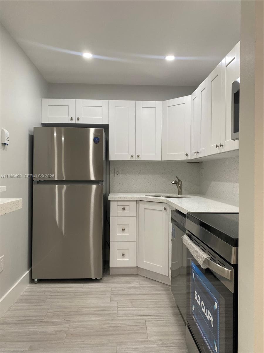 7175 NW 179th St # 302, Hialeah FL 33015 — 13