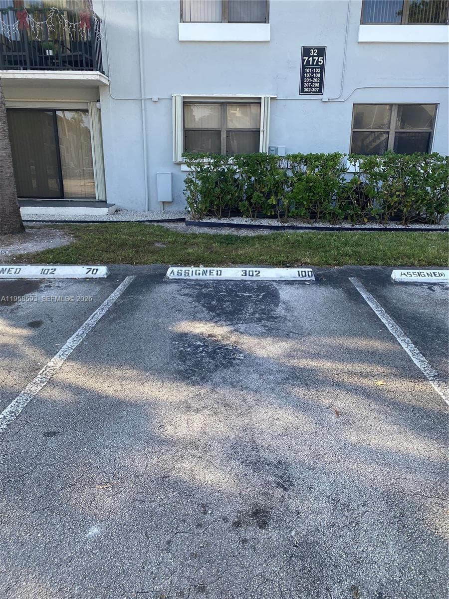 7175 NW 179th St # 302, Hialeah FL 33015 — 3
