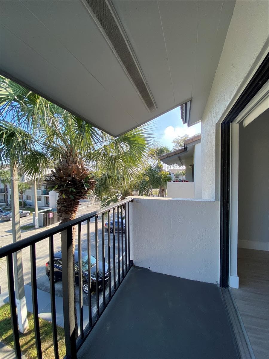 7175 NW 179th St # 302, Hialeah FL 33015 — 36