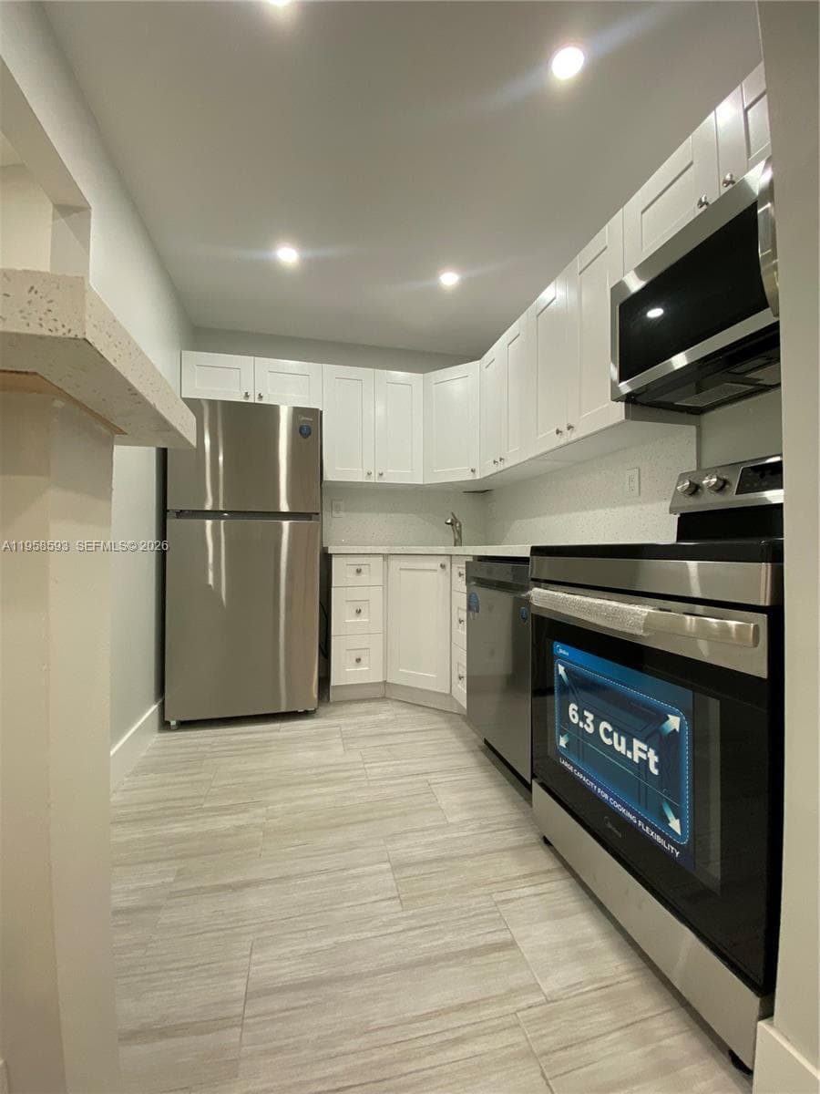 7175 NW 179th St # 302, Hialeah FL 33015 — 14