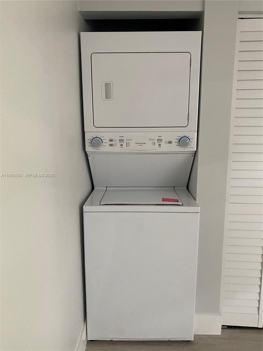 7175 NW 179th St # 302, Hialeah FL 33015 — 11