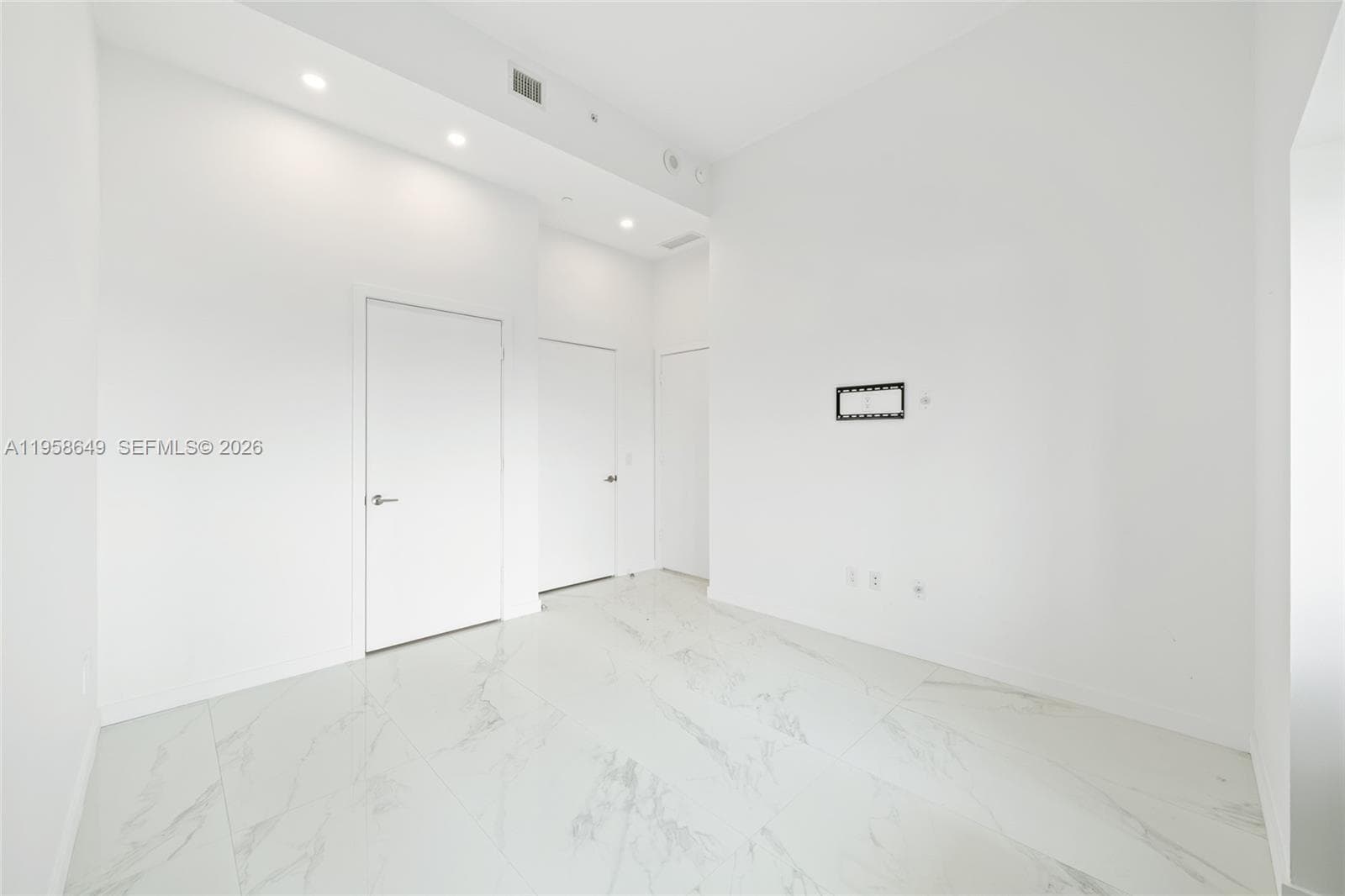 480 NE 31st St, Miami FL 33137 — 23