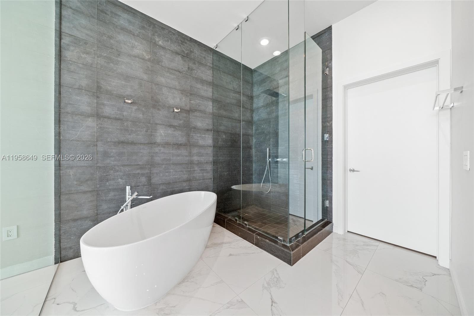480 NE 31st St, Miami FL 33137 — 17