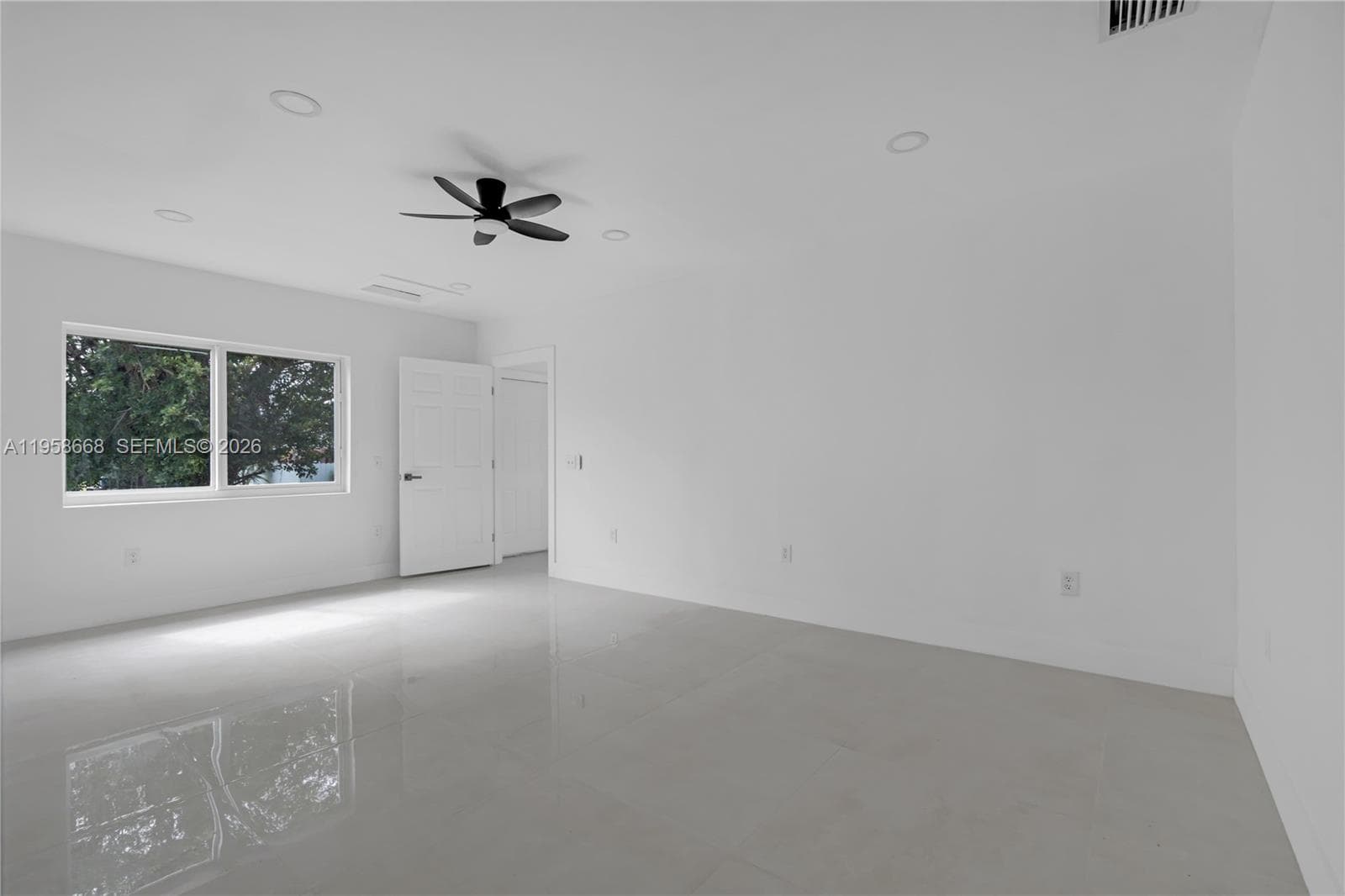 667 NW 14th St, Florida City FL 33034 — 52