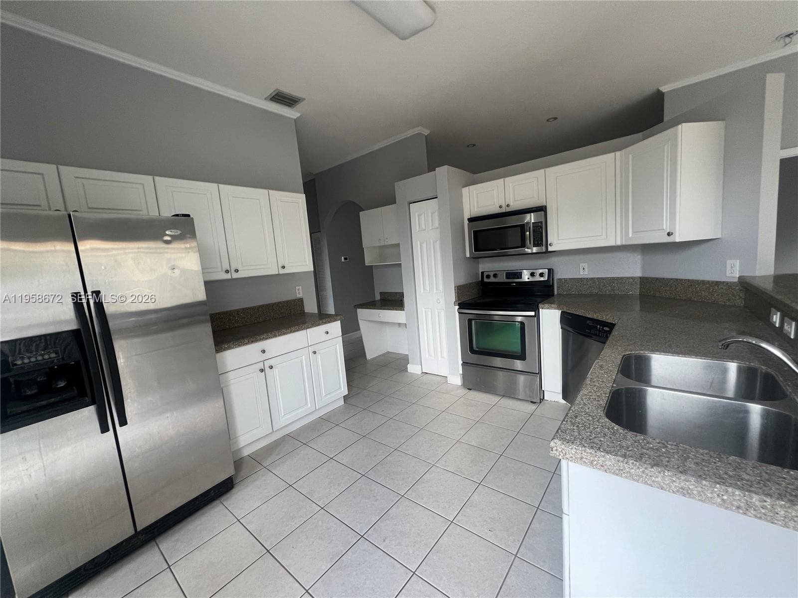 21460 SW 90th Ct, Cutler Bay FL 33189 — 11