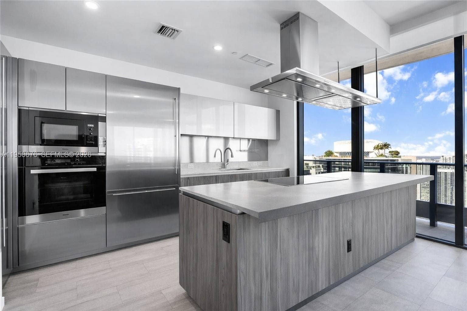 1000 Brickell Plz, Miami FL 33131 — 2