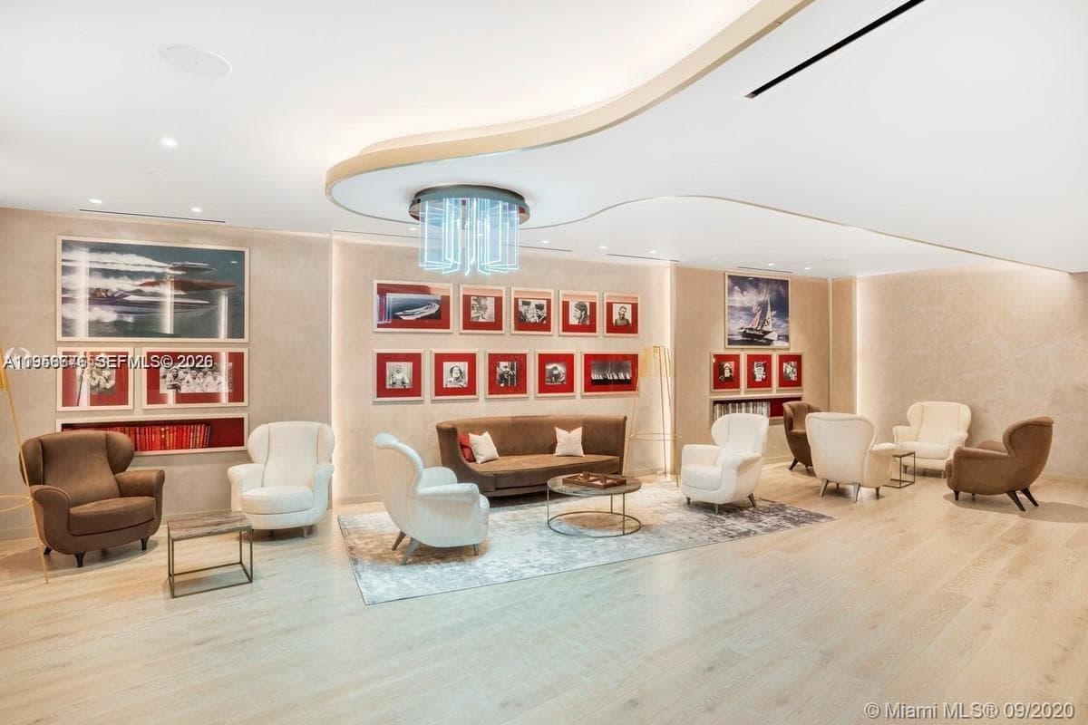 1000 Brickell Plz, Miami FL 33131 — 47