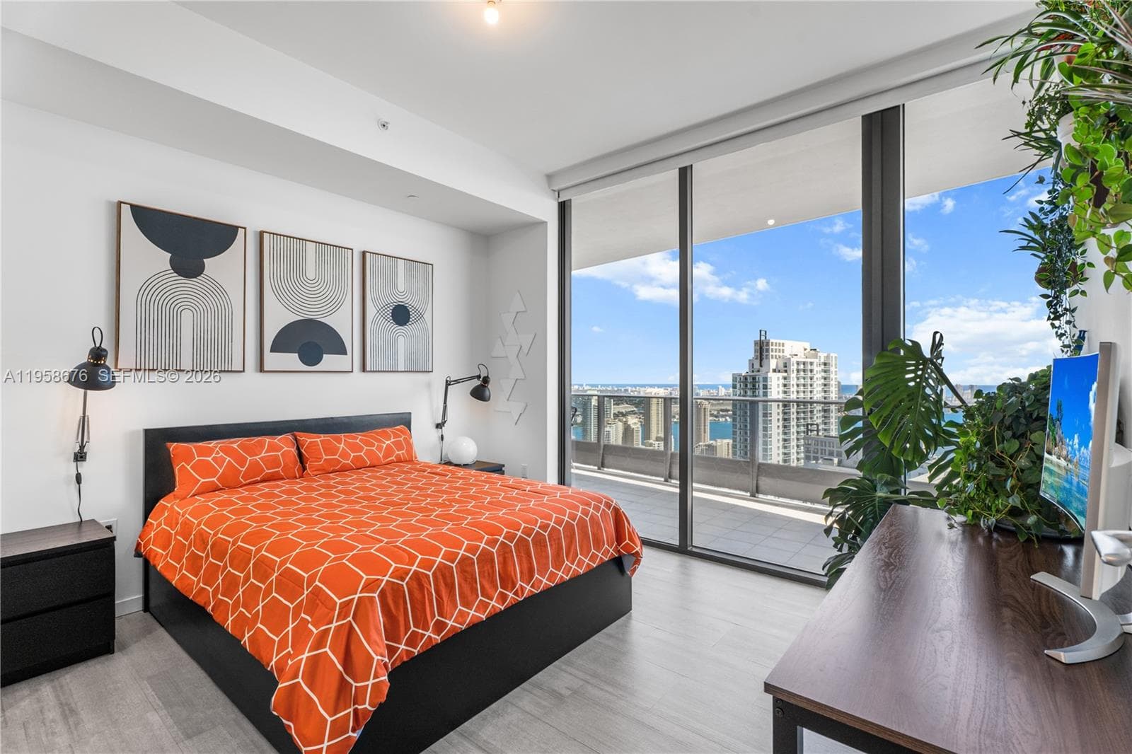 1000 Brickell Plz, Miami FL 33131 — 28