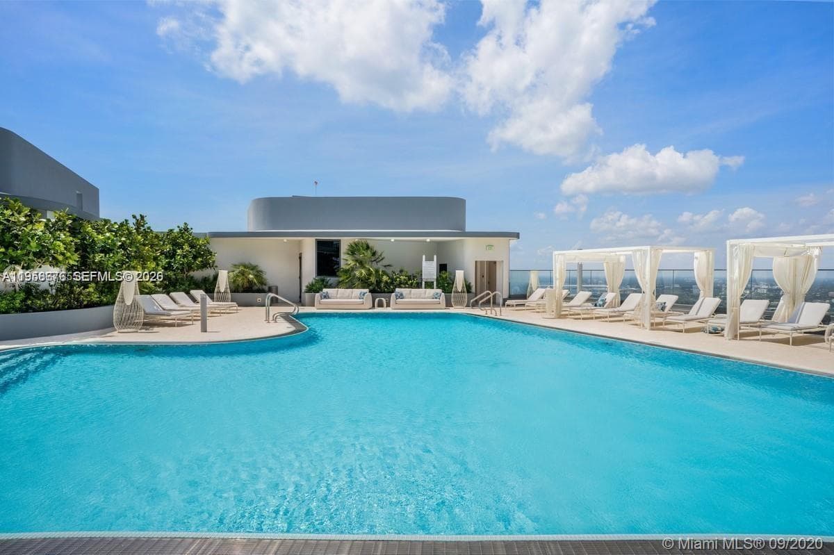 1000 Brickell Plz, Miami FL 33131 — 41
