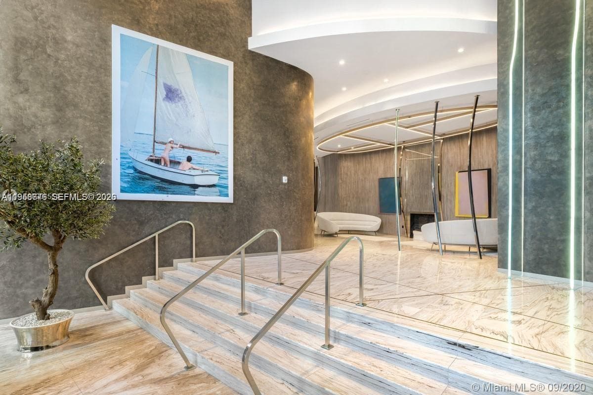 1000 Brickell Plz, Miami FL 33131 — 45