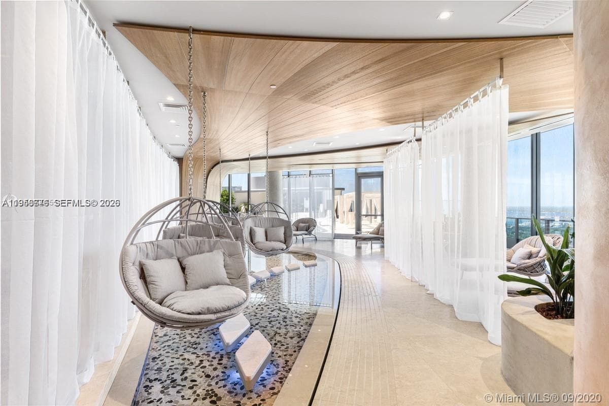 1000 Brickell Plz, Miami FL 33131 — 51