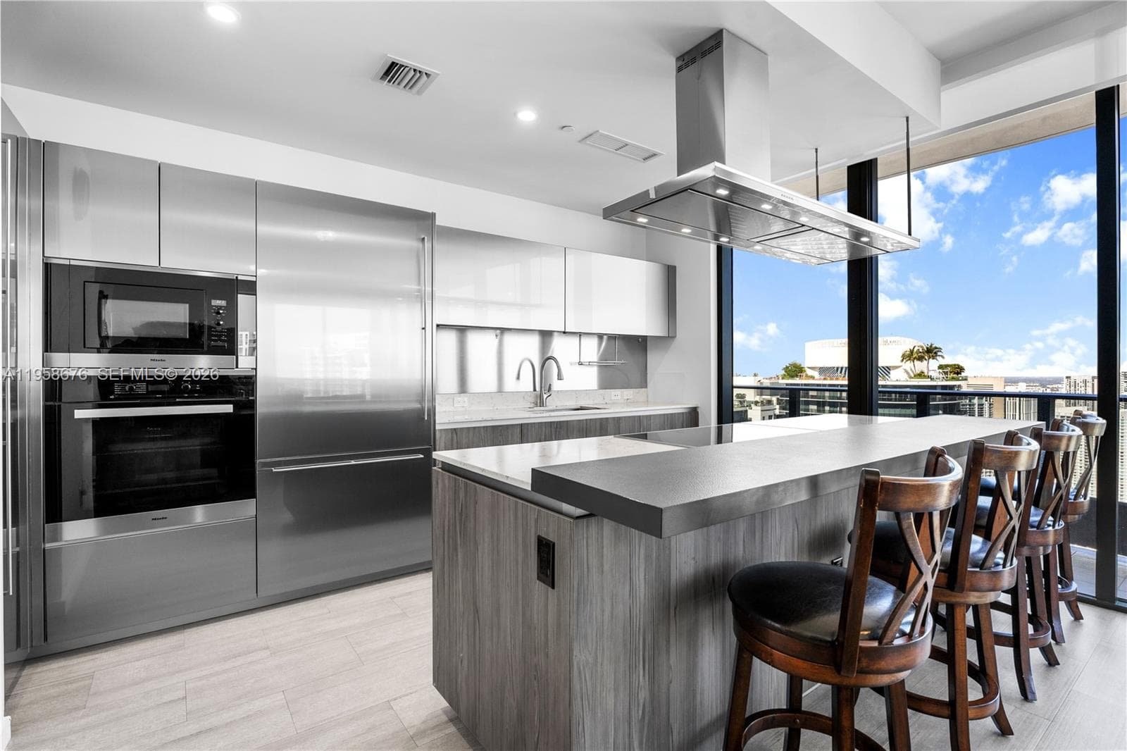 1000 Brickell Plz, Miami FL 33131 — 11