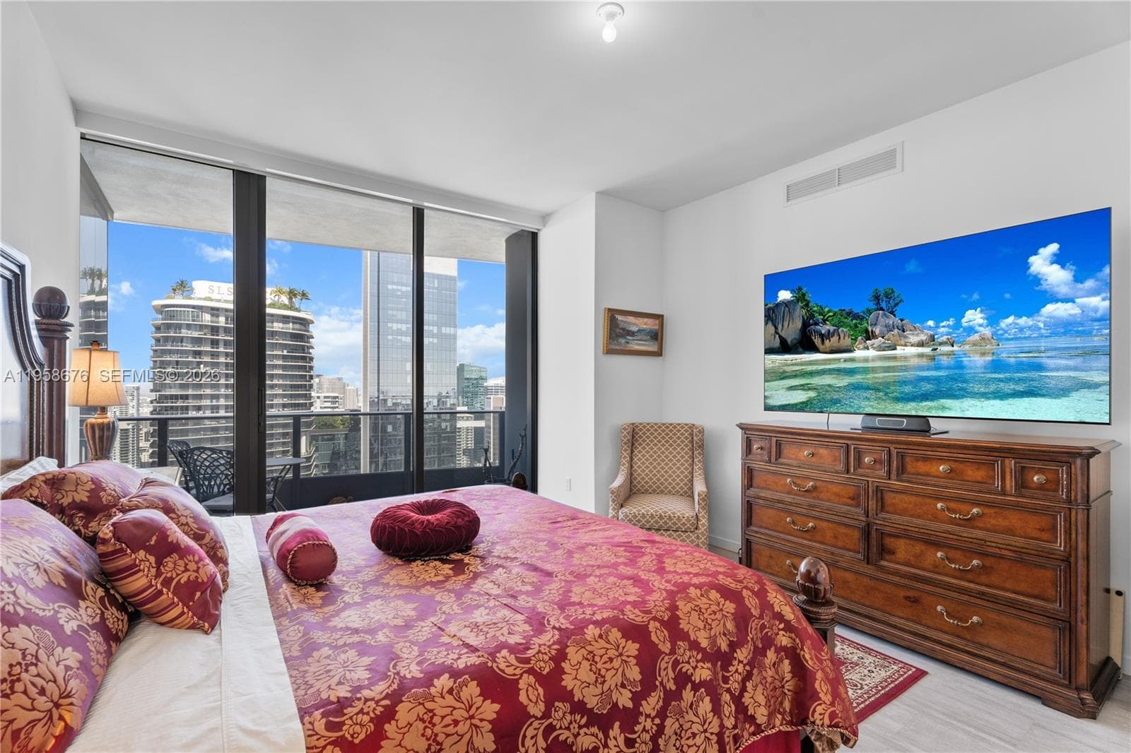 1000 Brickell Plz, Miami FL 33131 — 21