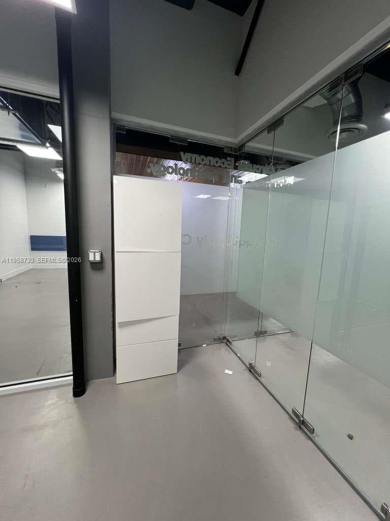 20200 W Dixie Hwy # 1008, Miami FL 33180 — 11