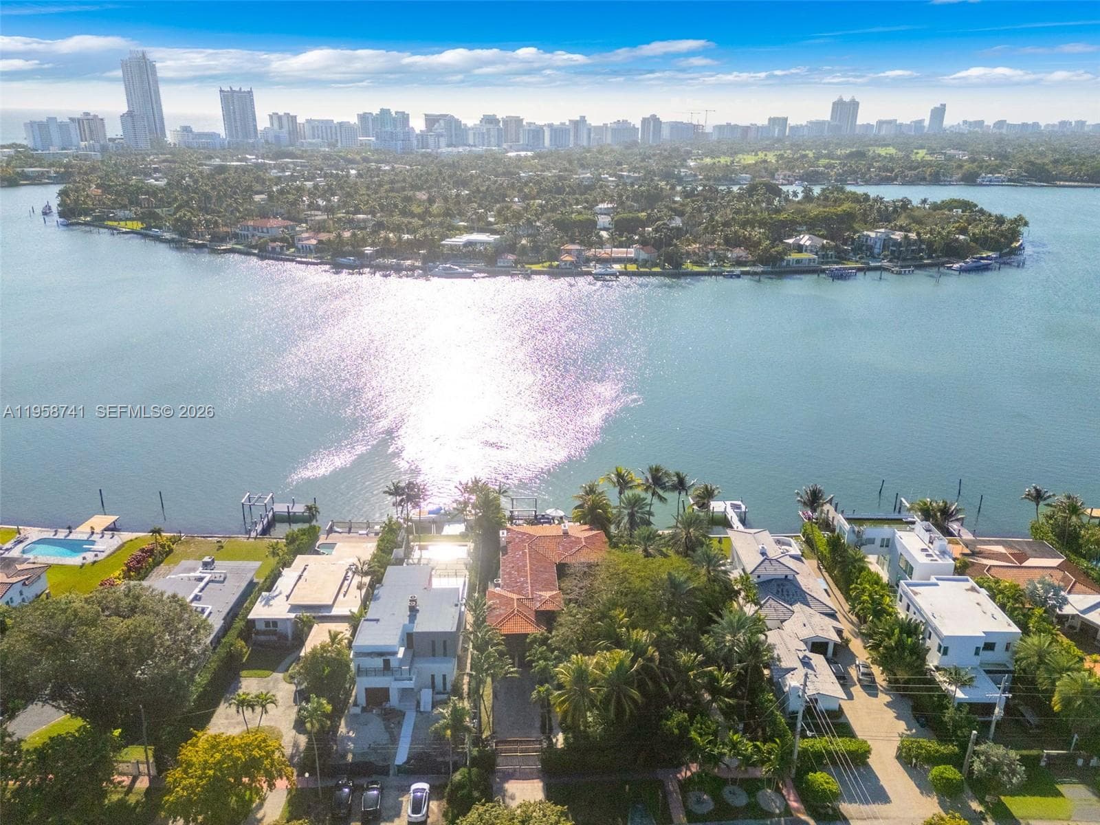 1398 Bay Dr, Miami Beach FL 33141 — 35
