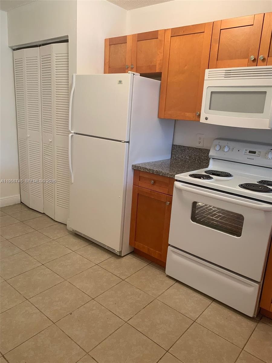 20815 NE 8th Ct # 20, Miami FL 33179 — 2