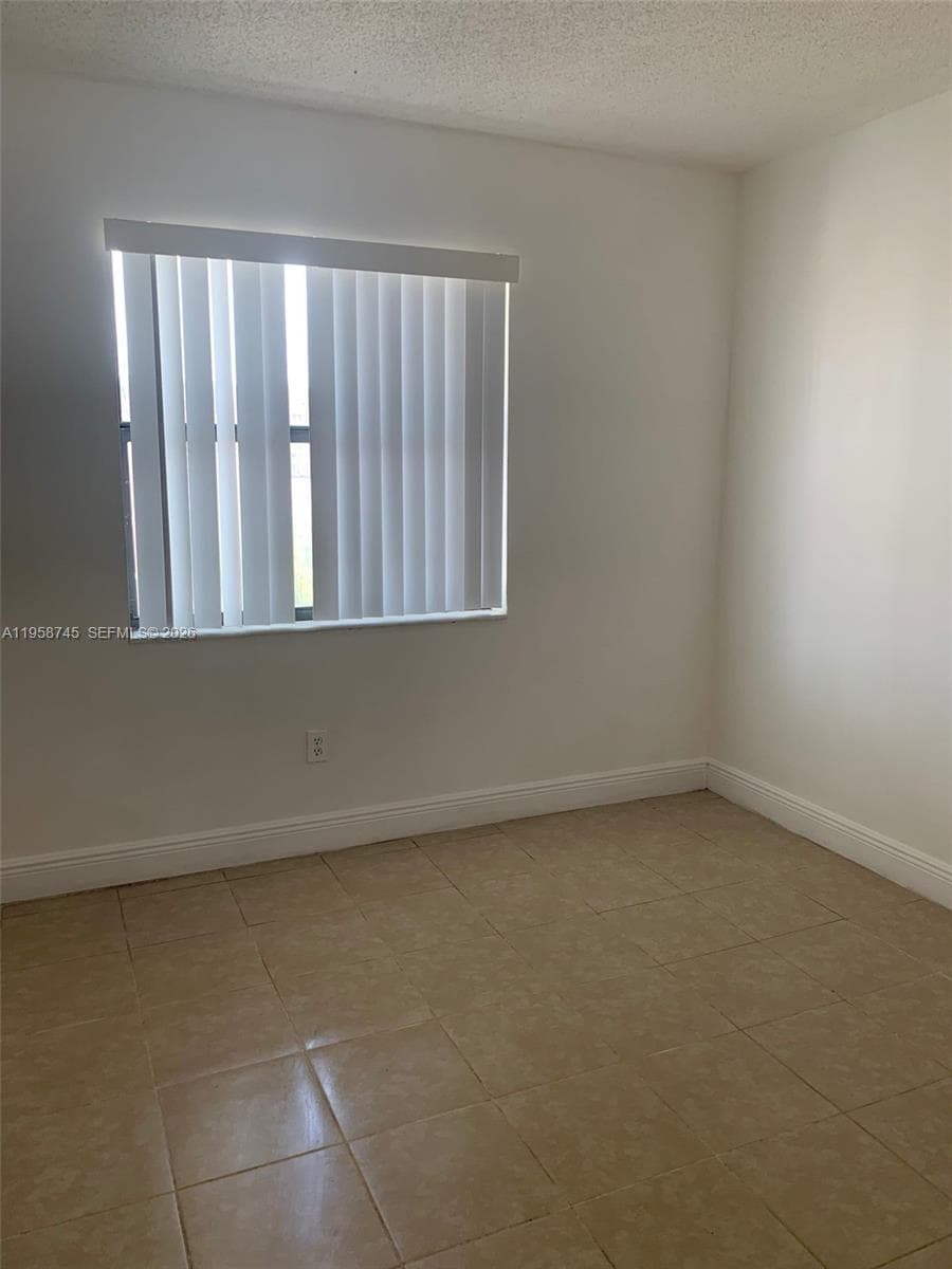 20815 NE 8th Ct # 20, Miami FL 33179 — 12