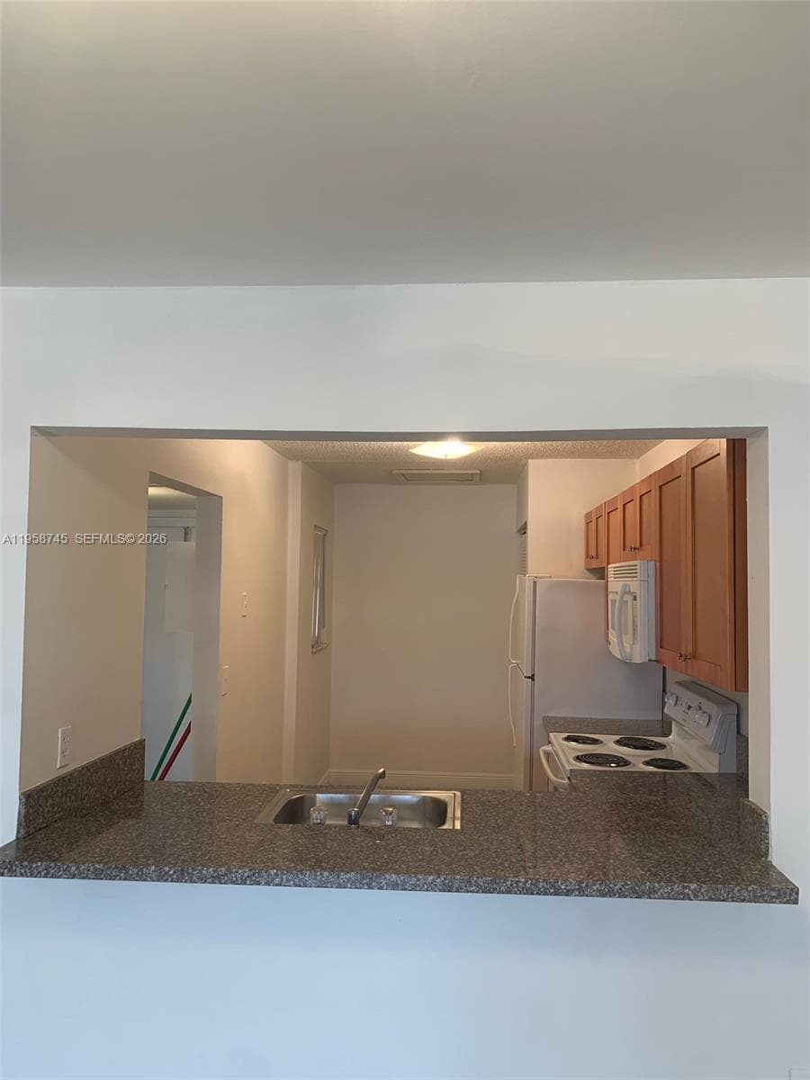 20815 NE 8th Ct # 20, Miami FL 33179 — 3