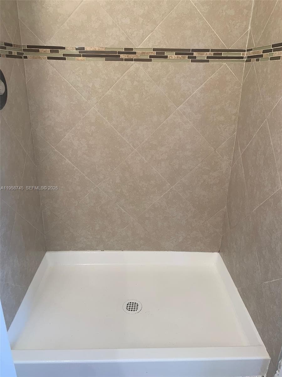 20815 NE 8th Ct # 20, Miami FL 33179 — 10