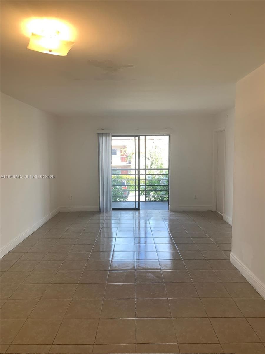 20815 NE 8th Ct # 20, Miami FL 33179 — 4
