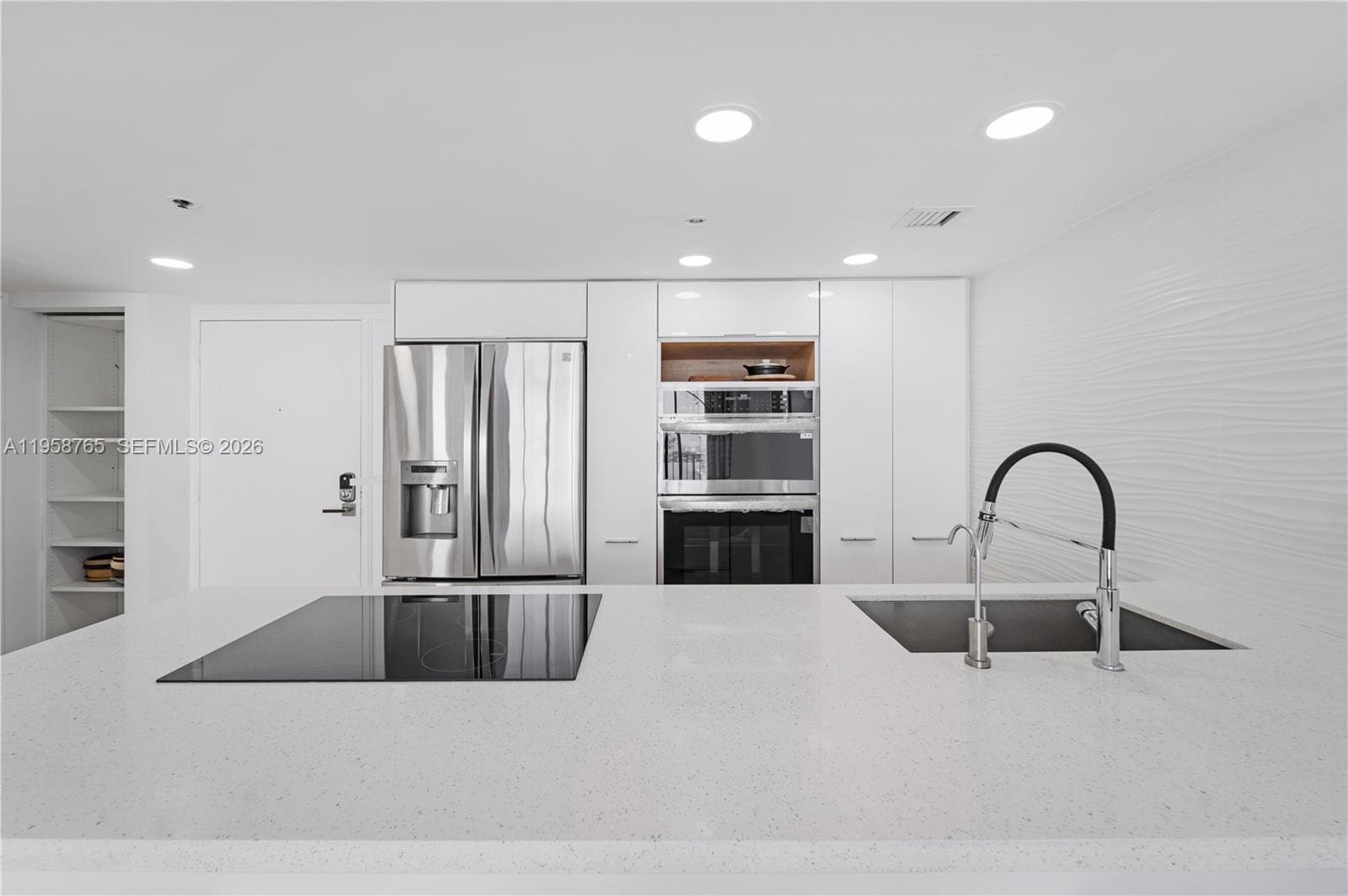 7601 E Treasure Dr # 2209, North Bay Village FL 33141 — 8