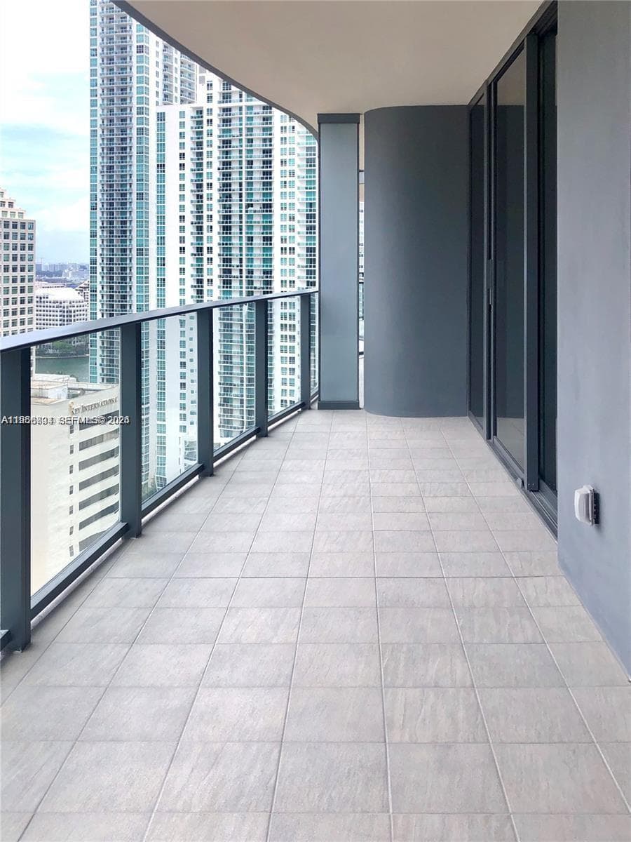 1000 Brickell Plaza # 2414, Miami FL 33131 — 32