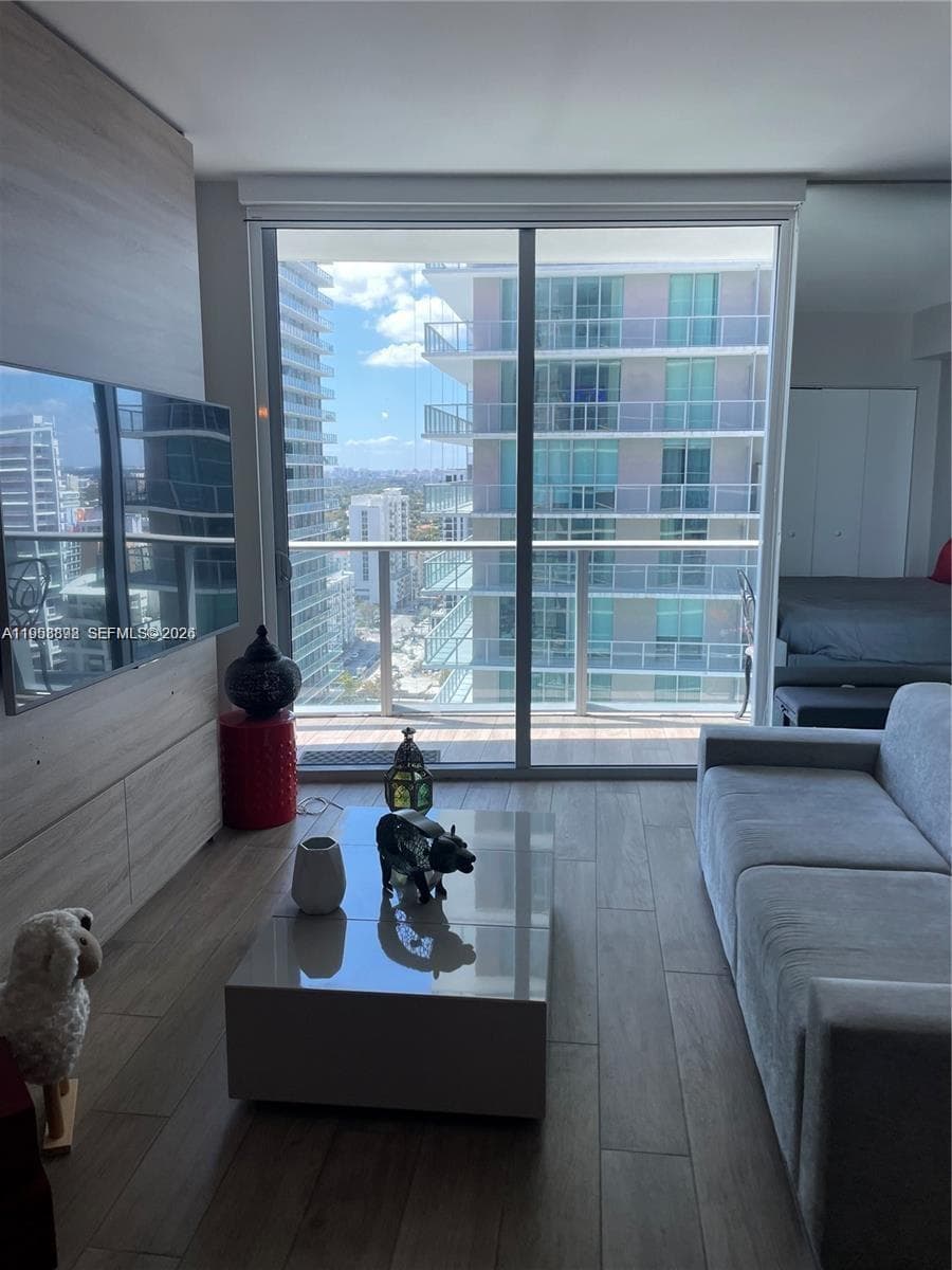 1100 S Miami Ave # 2105, Miami FL 33130 — 3