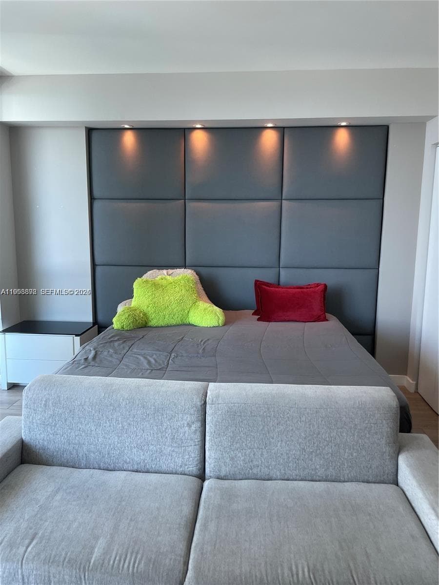 1100 S Miami Ave # 2105, Miami FL 33130 — 5