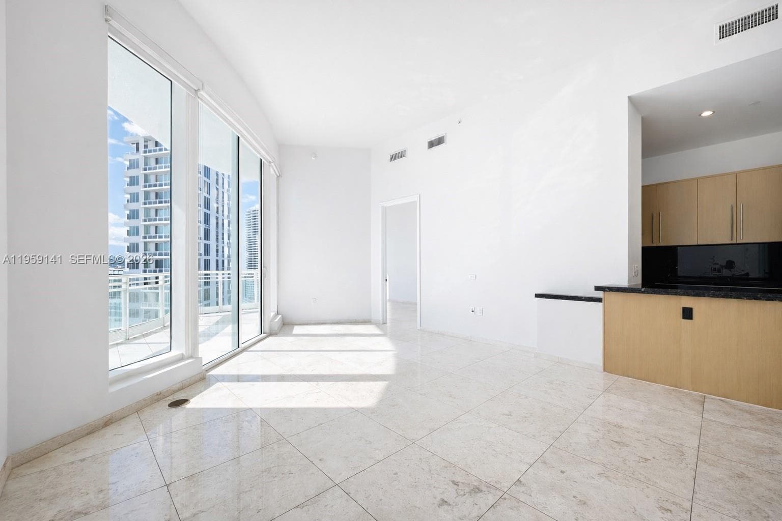 900 Brickell Key Blvd # 2405, Miami FL 33131 — 1
