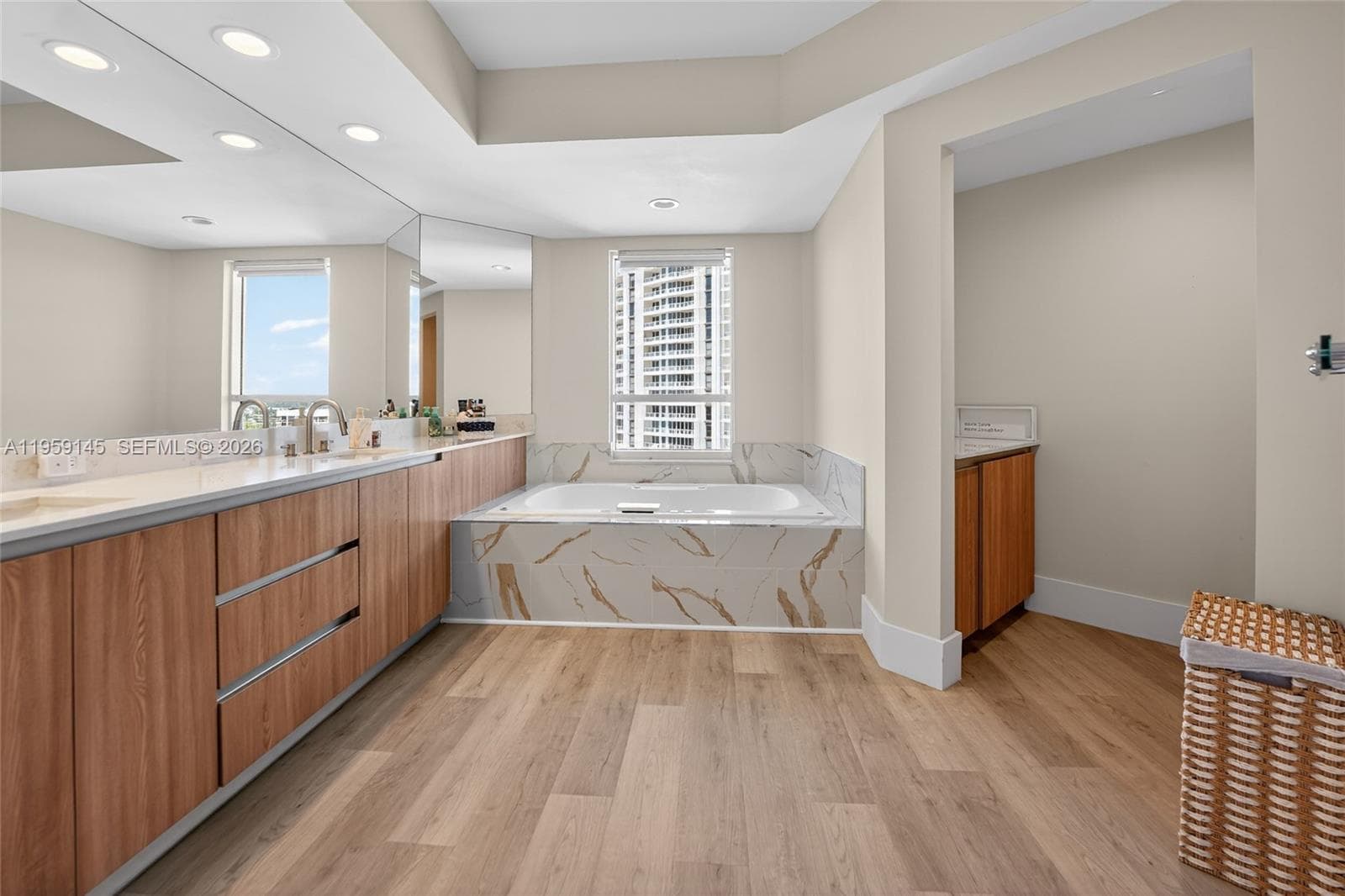 21050 Point Pl # 2301, Aventura FL 33180 — 22