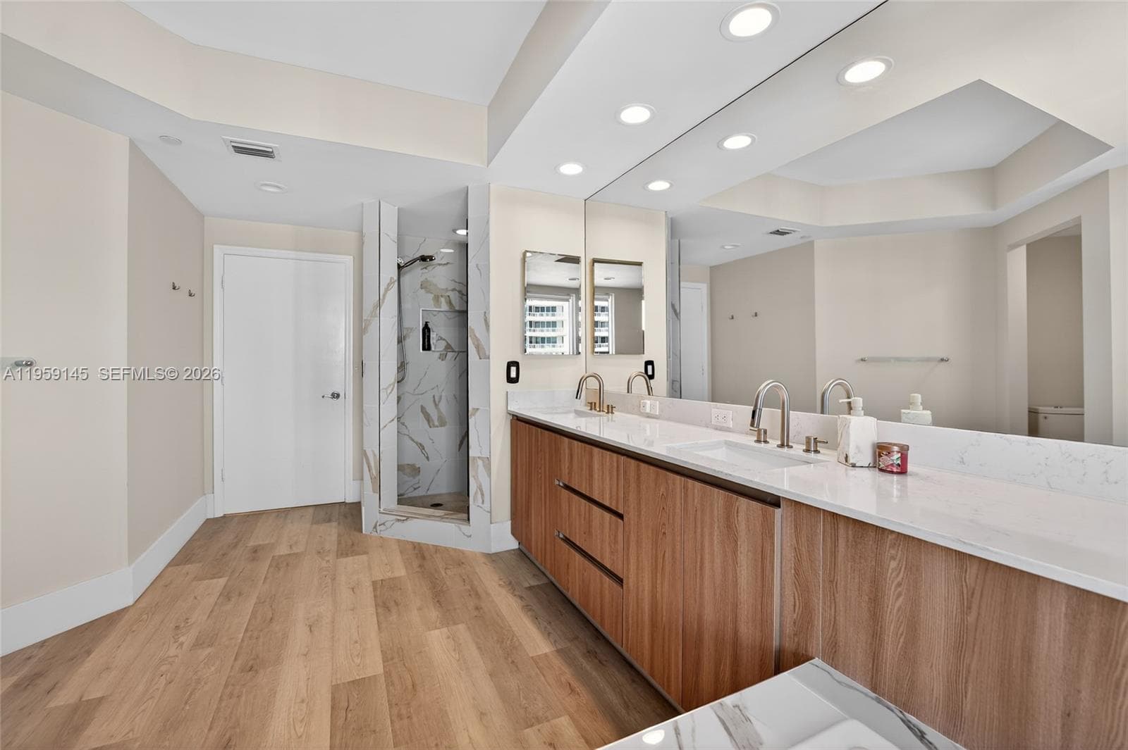 21050 Point Pl # 2301, Aventura FL 33180 — 24