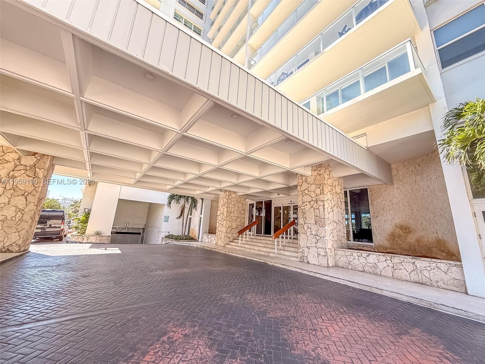 5750 Collins Ave # 6J, Miami Beach FL 33140 — 2