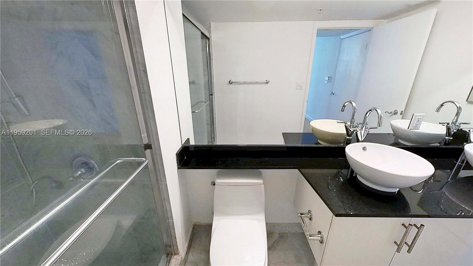 31 SE 5th St # 2408, Miami FL 33131 — 20