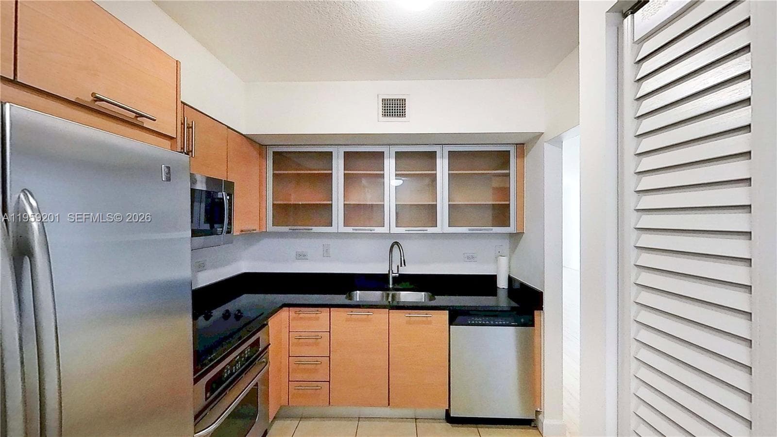 31 SE 5th St # 2408, Miami FL 33131 — 9