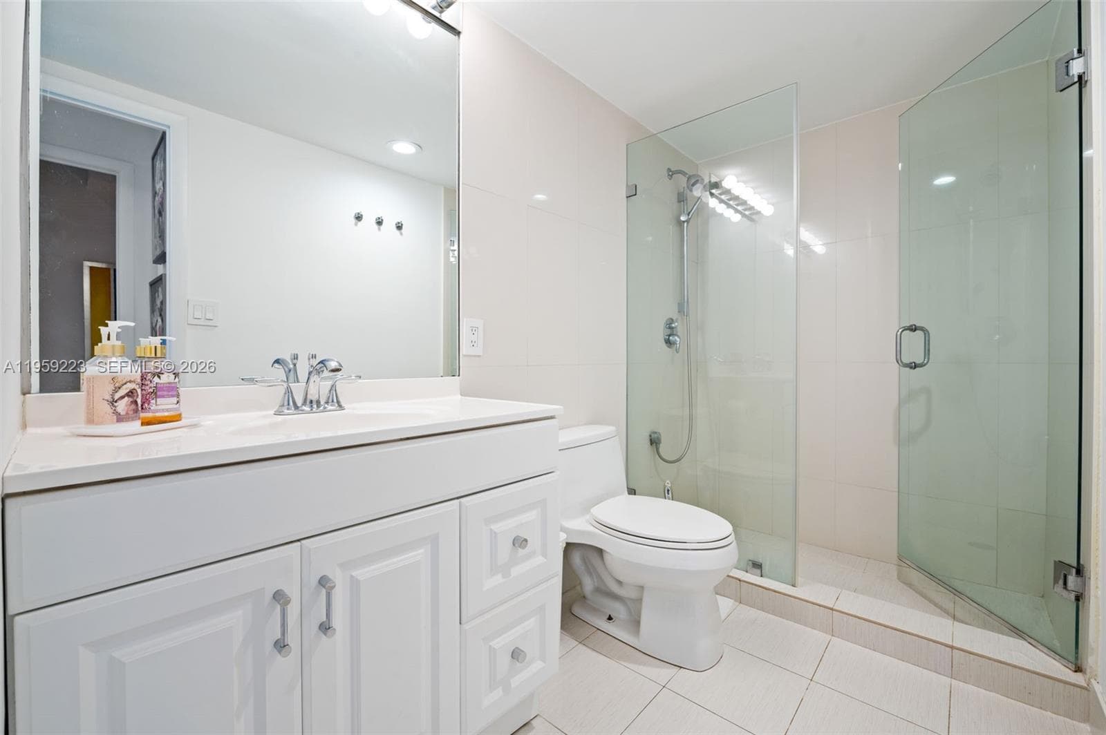 19390 Collins Ave # 1221, Sunny Isles Beach FL 33160 — 21