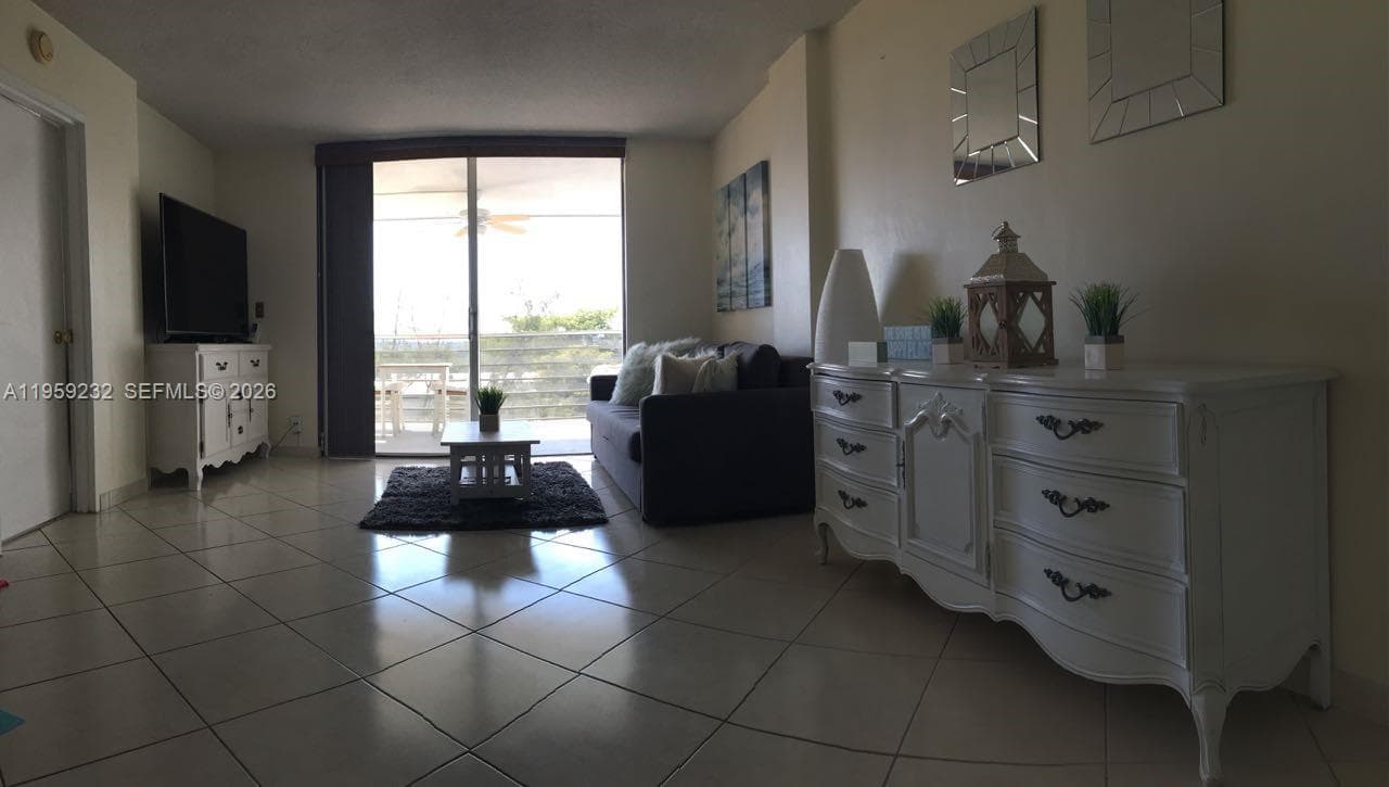 3660 NE 166th St # 611, North Miami Beach FL 33160 — 6