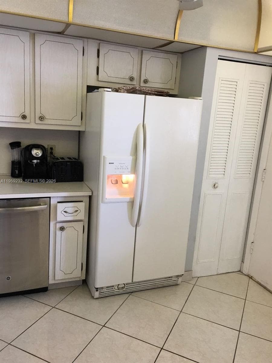 3660 NE 166th St # 611, North Miami Beach FL 33160 — 10