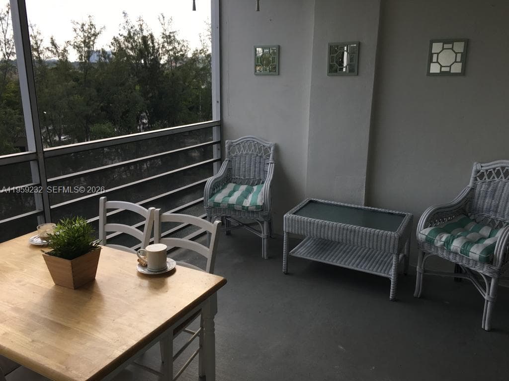 3660 NE 166th St # 611, North Miami Beach FL 33160 — 8