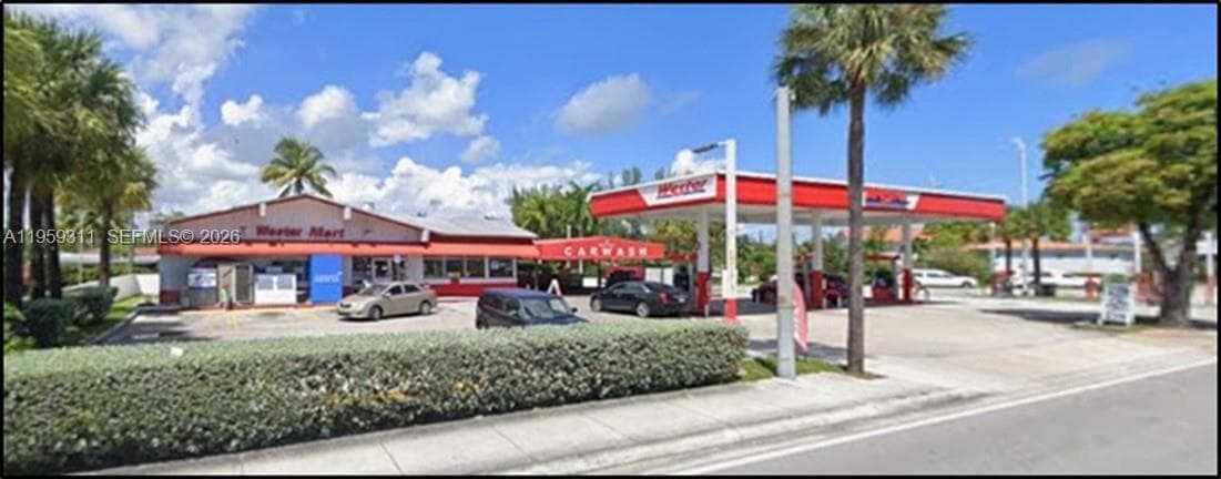Confidential, North Miami FL 33161 — 2