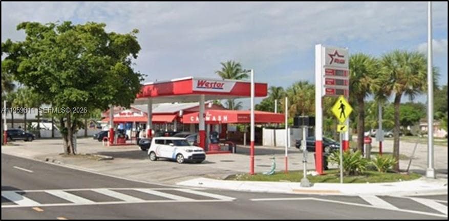 Confidential, North Miami FL 33161 — 3