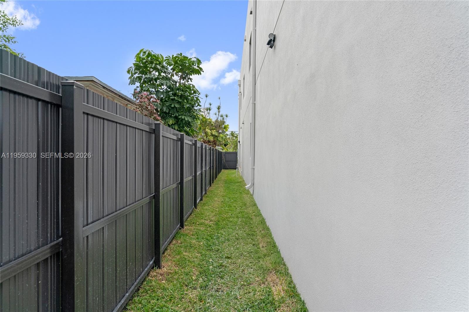 1431 SW 20th St, Miami FL 33145 — 47