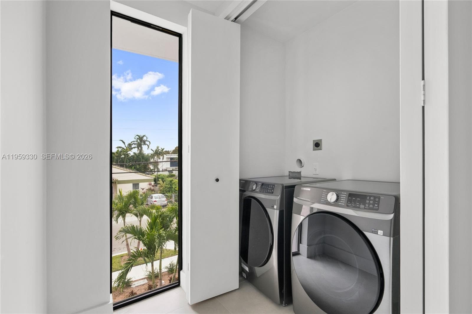 1431 SW 20th St, Miami FL 33145 — 37