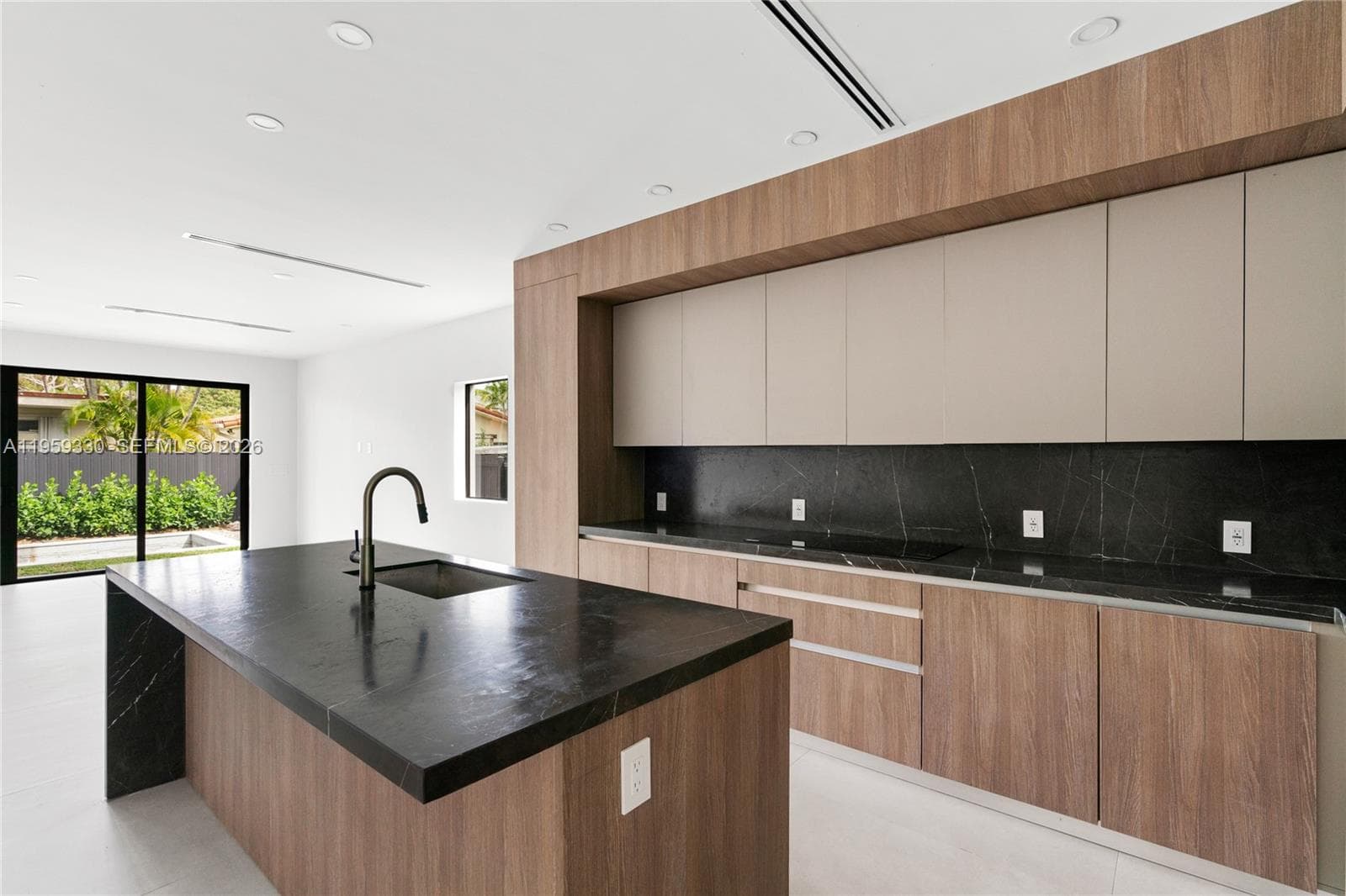 1431 SW 20th St, Miami FL 33145 — 21